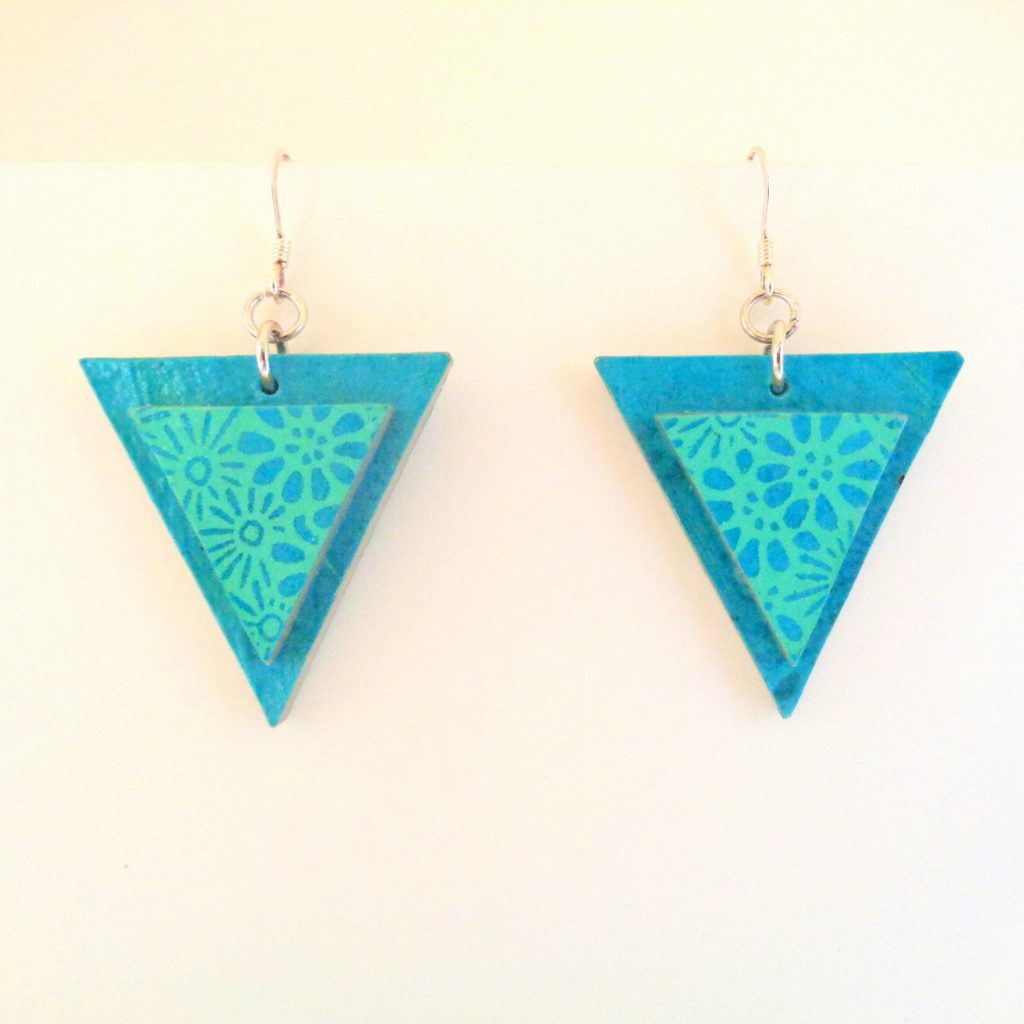 Boucles d'oreille en carton - Triangle - Bleu cyan/Fleurs bleu - Argent 925