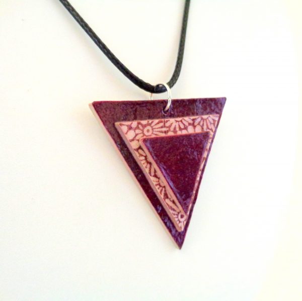 Pendentif triangle en carton - Bordeaux/Fleurs bordeaux