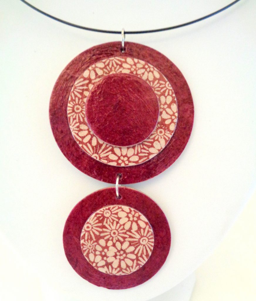 Pendentif long ronds en carton - Bordeaux/Fleurs bordeaux