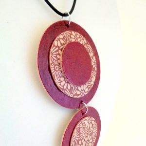 Pendentif long ronds en carton - Bordeaux/Fleurs bordeaux – Image 4