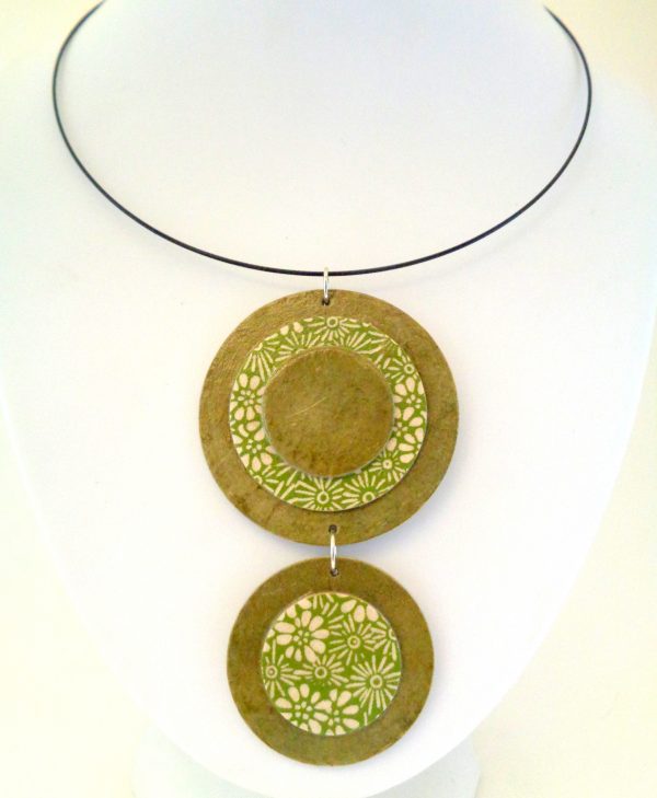 Pendentif long ronds en carton - Vert olive/vert fleurs