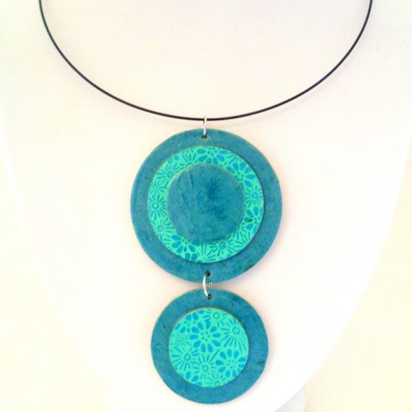 Pendentif long ronds en carton - Bleu turquoise/Fleurs bleues