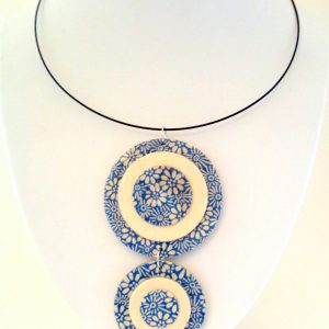 Pendentif long ronds en carton - Fleurs "bleu porcelaine"/Blanc – Image 4