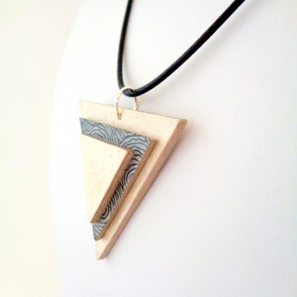 Pendentif triangle en carton - Blanc/Cercles gris