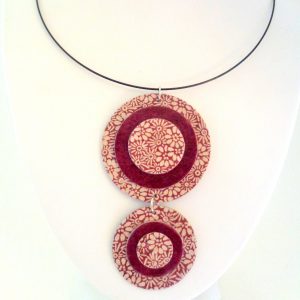 Pendentif long ronds en carton - Fleurs bordeaux/bordeaux