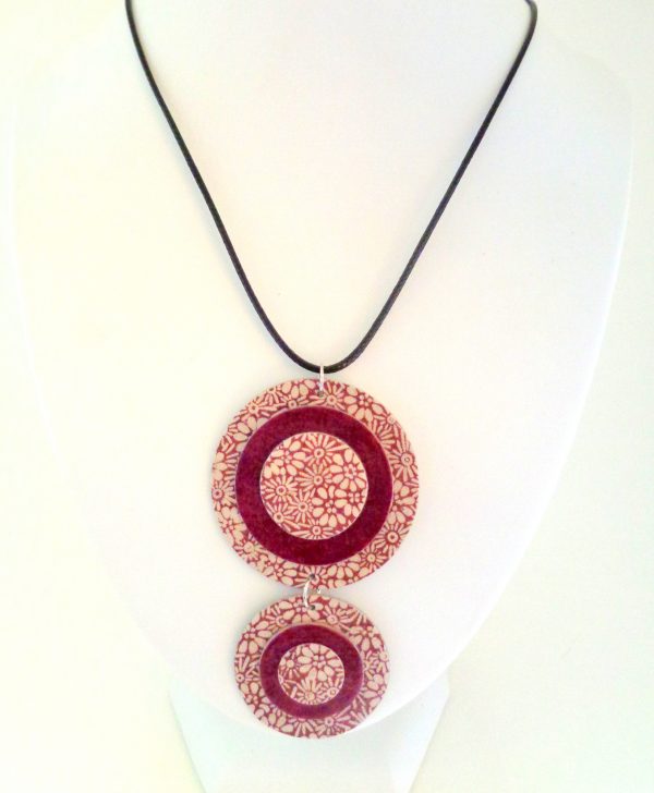 Pendentif long ronds en carton - Fleurs bordeaux/bordeaux
