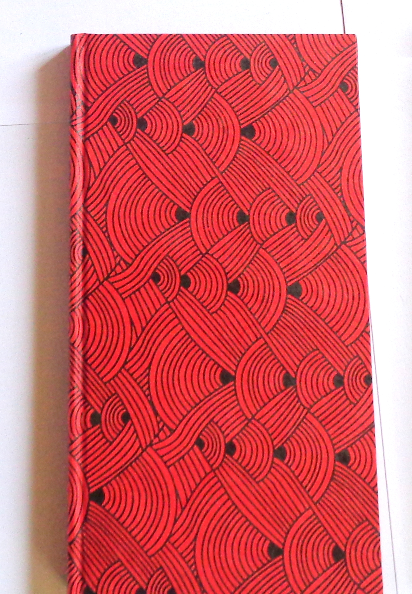 Agenda de poche 2018 - 9,5 cm X 17,5 cm - Rouge noeuds - 128 pages – Image 1