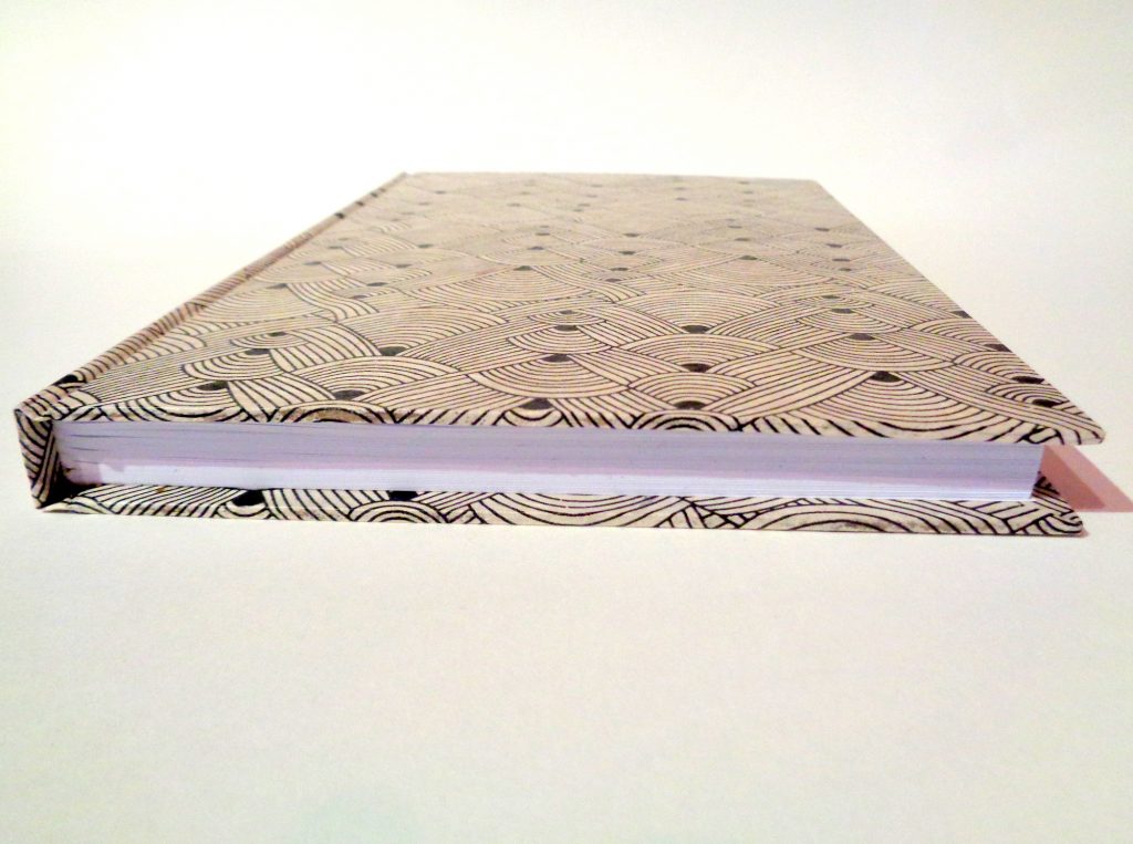 Carnet A5 - 15,5 cm X 22 cm - "Blanc nœuds" - 160 pages blanches