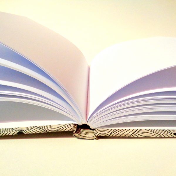 Carnet A5 - 15,5 cm X 22 cm - "Blanc nœuds" - 160 pages blanches