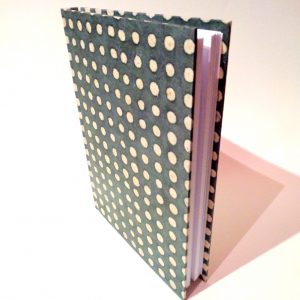 Carnet A5 - 15,5 cm X 22 cm - "Gris à pois blancs" - 160 pages blanches – Image 4