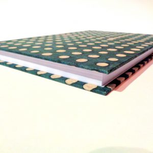 Carnet A5 - 15,5 cm X 22 cm - "Vert à pois blancs" - 160 pages blanches - – Image 3