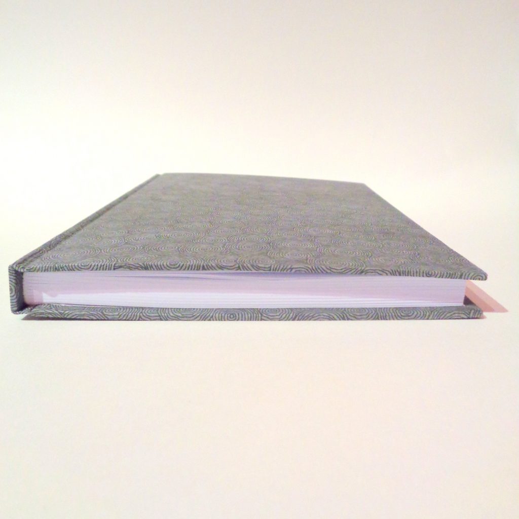 Carnet A5 - 15,5 cm X 22 cm - "Gris à cercles" - 160 pages blanches -