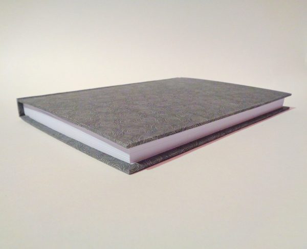 Carnet A5 - 15,5 cm X 22 cm - "Gris à cercles" - 160 pages blanches -
