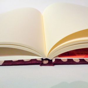 Carnet A5 - 15,5 cm X 22 cm - "Bordeaux à pois" - 160 pages – Image 2