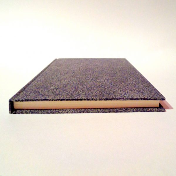 Carnet A5 - 15,5 cm X 22 cm - "Grosses fleurs bleues"- 144 pages