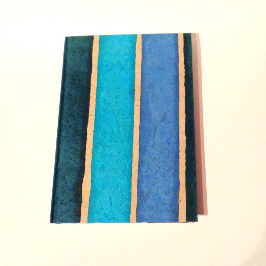 Carnet A5 - 15,5 cm X 22 cm - "Bleu à rayures" - 160 pages blanches -