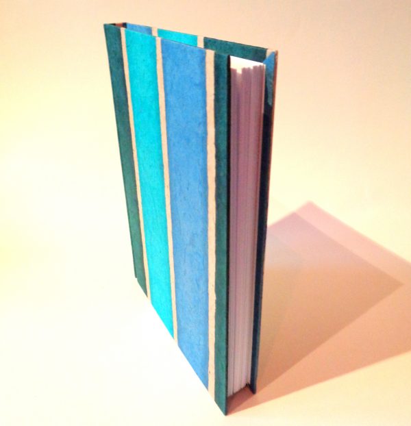 Carnet A5 - 15,5 cm X 22 cm - "Bleu à rayures" - 160 pages blanches -