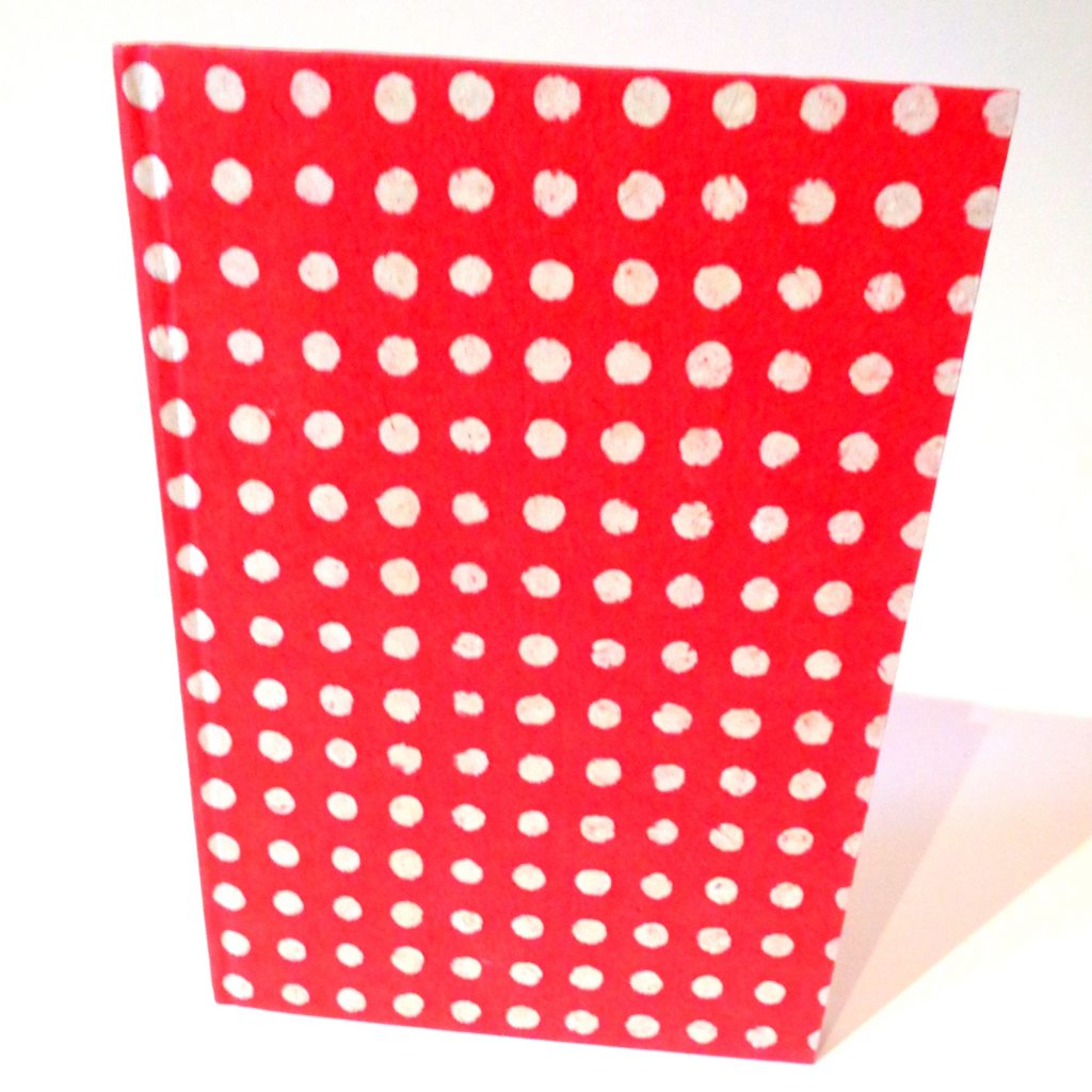 Carnet A5 - 15,5 cm X 22 cm - "Rouge à pois blancs" - 160 pages blanches -