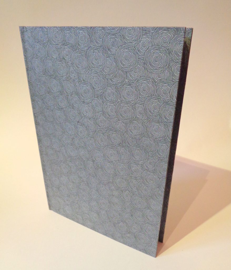 Carnet A5 - 15,5 cm X 22 cm - "Gris à cercles" - 160 pages blanches -