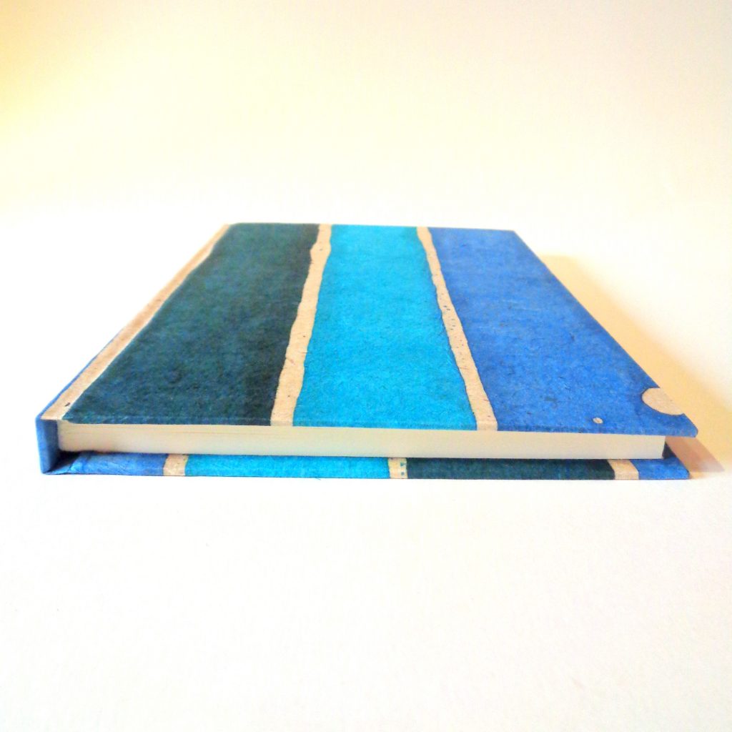 Carnet A5 - 15,5 cm X 22 cm - "Bleu à rayures" - 144 pages- Ligné