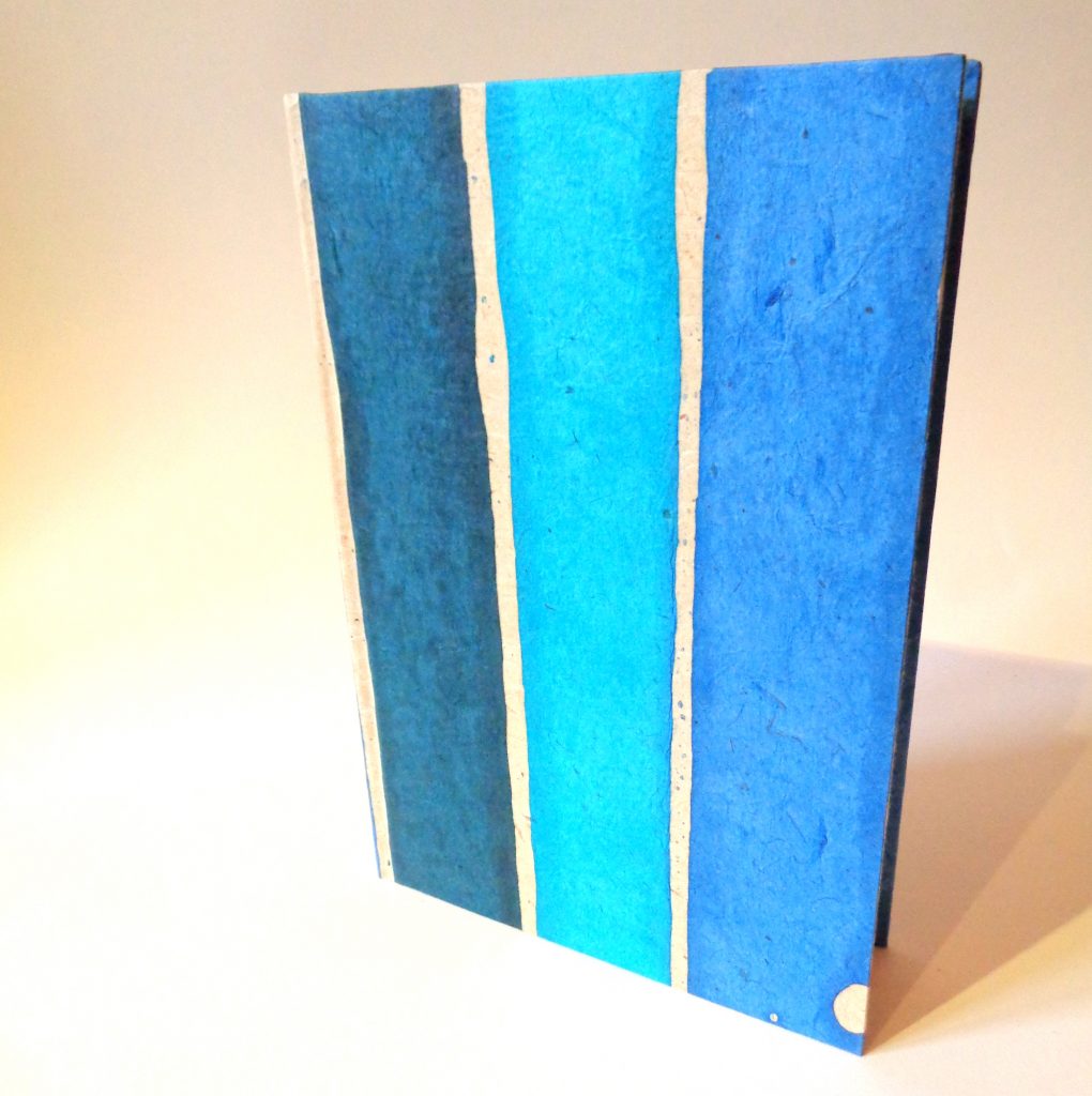 Carnet A5 - 15,5 cm X 22 cm - "Bleu à rayures" - 144 pages- Ligné