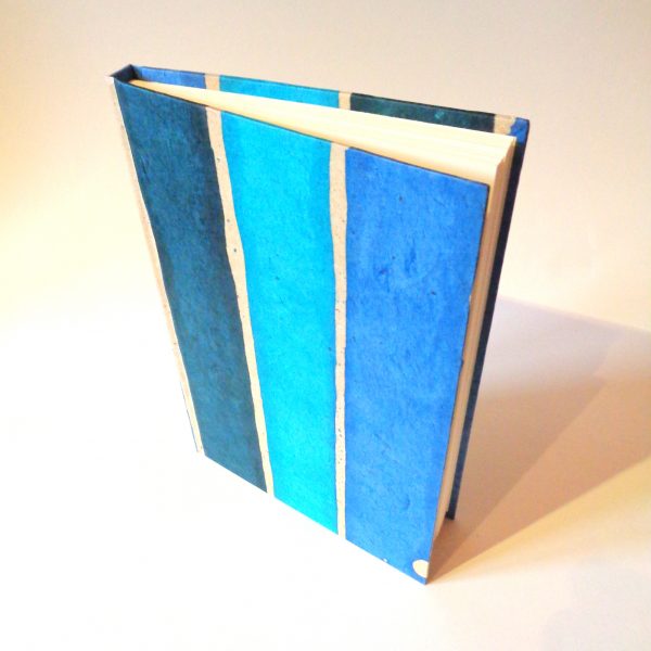 Carnet A5 - 15,5 cm X 22 cm - "Bleu à rayures" - 144 pages- Ligné