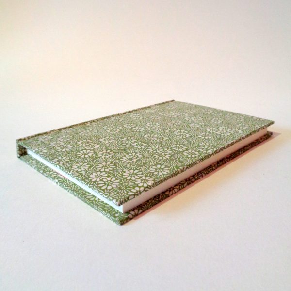 Carnet de poche - 11 cm x 16 cm - "Vert à fleurs" - 128 pages - Ligné