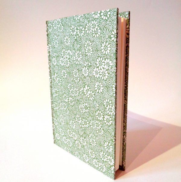 Carnet de poche - 11 cm x 16 cm - "Vert à fleurs" - 128 pages - Ligné