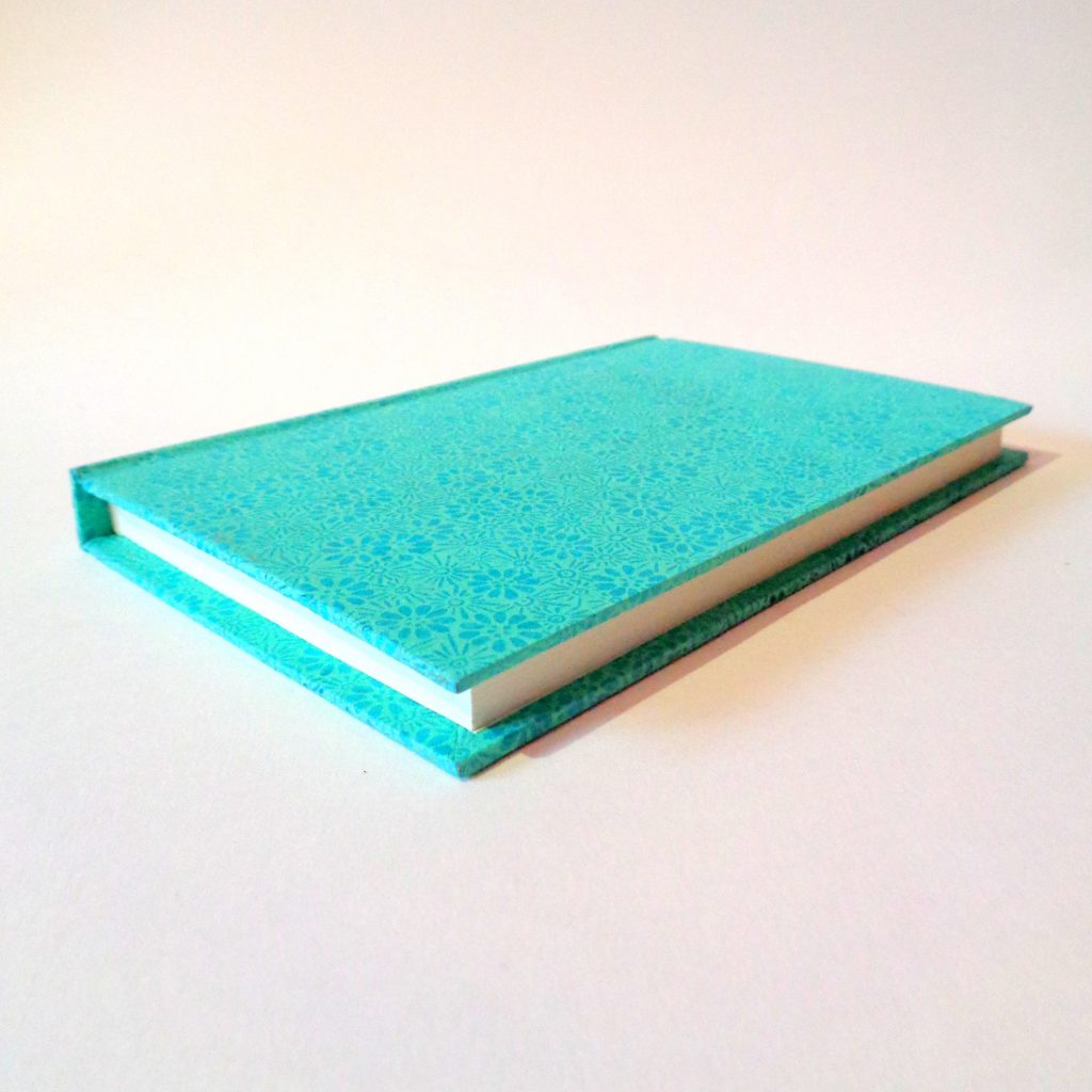 Carnet de poche - 11 cm x 16 cm - "Bleu à fleurs" - 144 pages