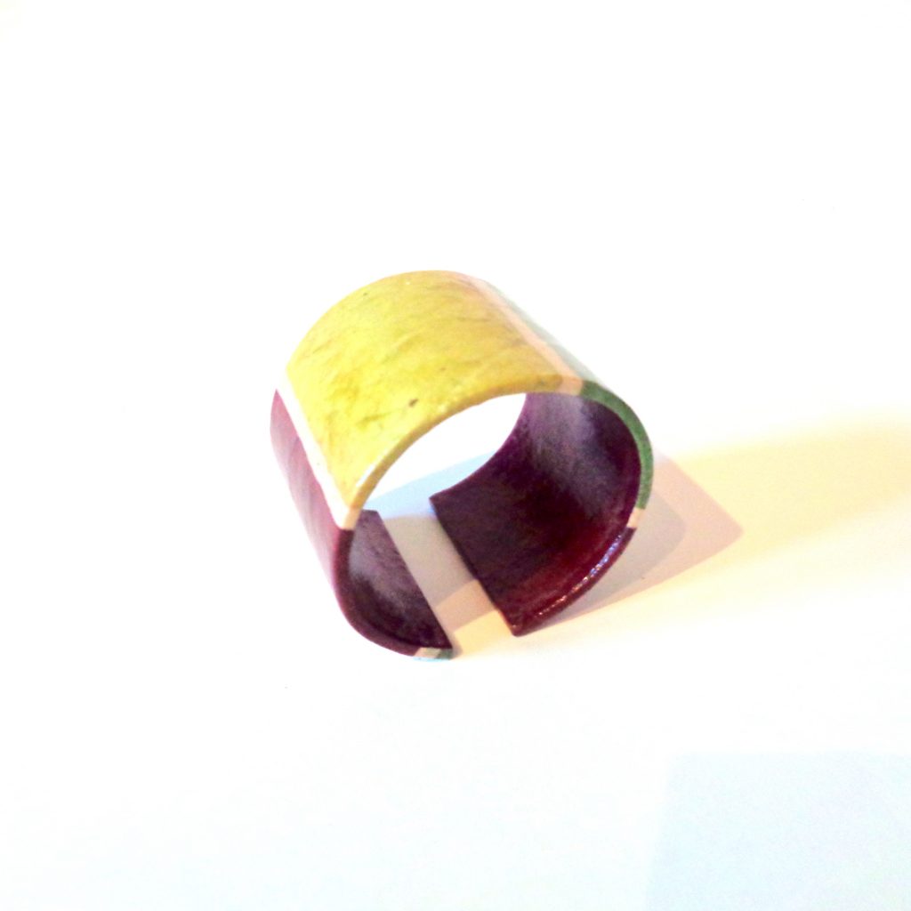 Bracelet manchette en carton - Bordeaux et vert à rayures