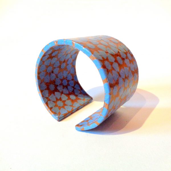 Bracelet manchette en carton - Bleu étoilé