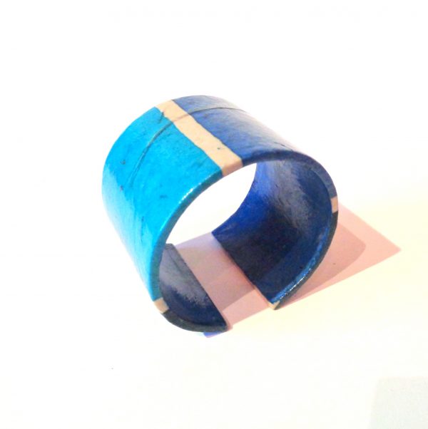 Bracelet manchette en carton - Camaïeu de bleu