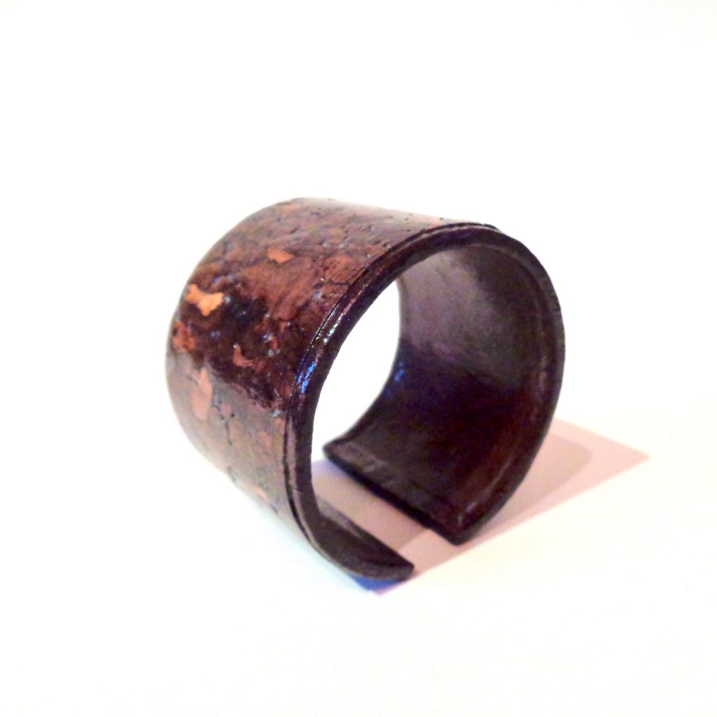 Bracelet manchette en carton - Liège