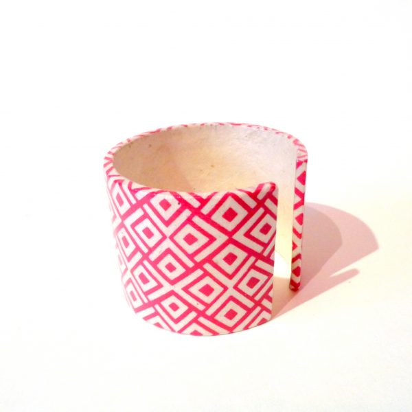 Bracelet manchette en carton - Losanges rouge et blanc