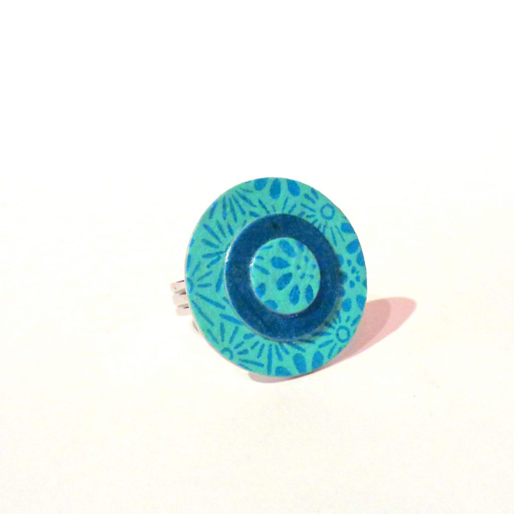 Petite bague ronde en carton - Bleu à fleurs/Bleu turquoise