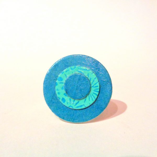 Petite bague ronde en carton - Bleu turquoise/Bleu à fleurs