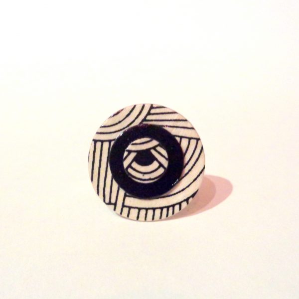 Petite bague ronde en carton - Blanc Nœuds/Noir