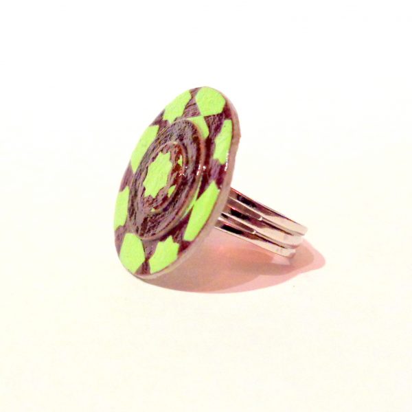 Petite bague ronde en carton - Vert étoilé/Marron