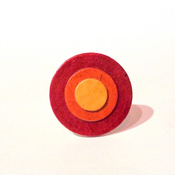 Petite bague ronde en carton - Rouge carmin/Jaune