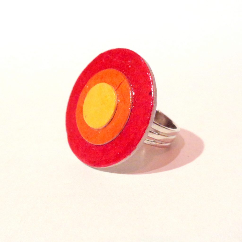 Petite bague ronde en carton - Rouge carmin/Jaune