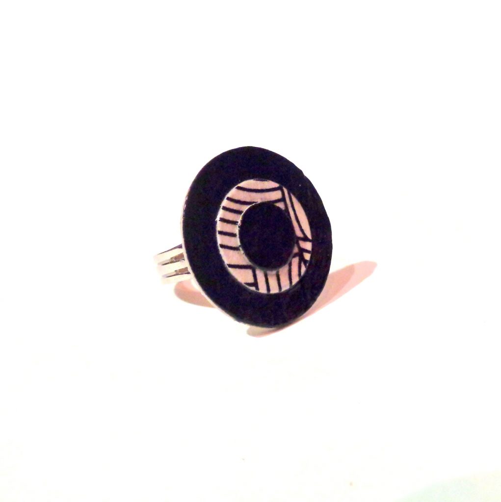Petite bague ronde en carton - Noir/Blanc Nœuds