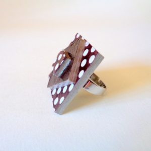 Bague carrée en carton - "Marron à pois" – Image 3