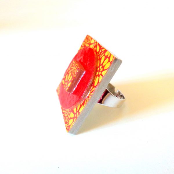 Bague carrée en carton - "Orange à fleurs/Rouge carmin"