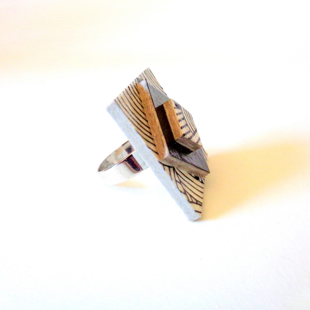 Bague carrée en carton - "Blanc Noeuds/Noir"