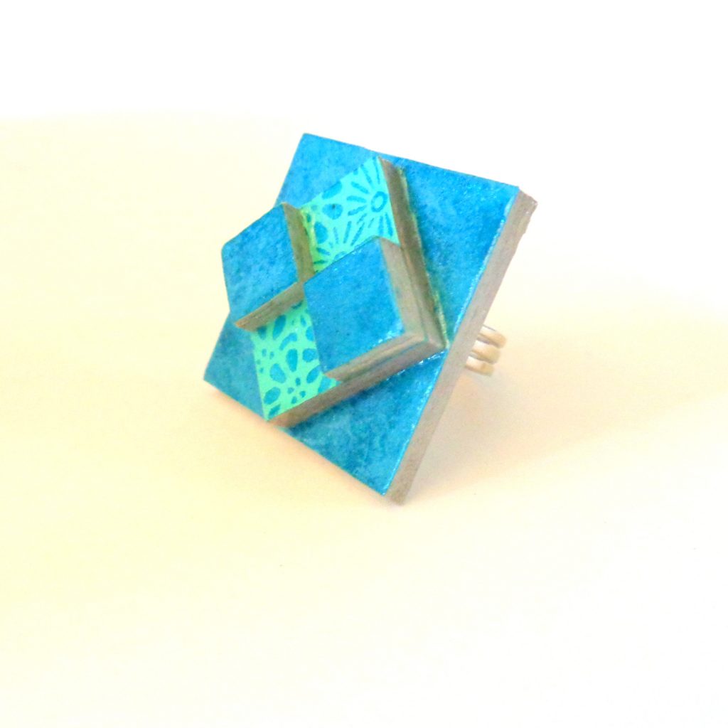 Bague carrée en carton - "Bleu turquoise/Bleu à fleurs"