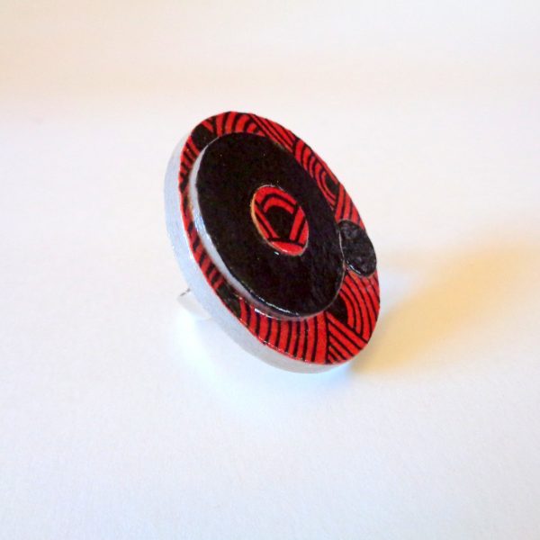 Grande bague ronde en carton - "Rouge Noeuds/ Noir"