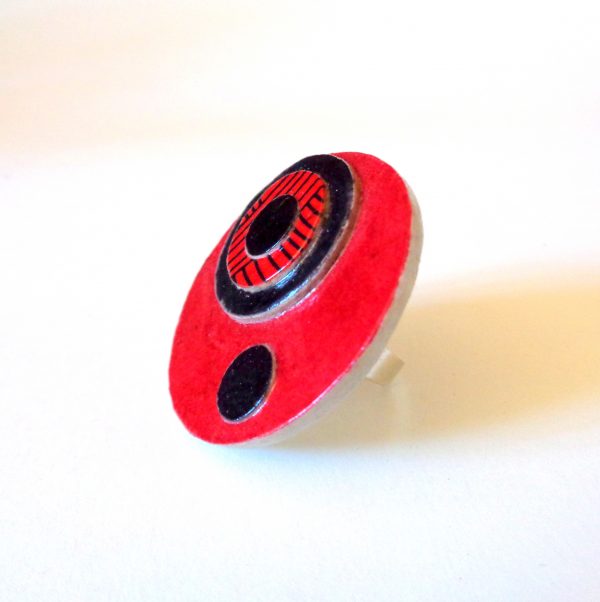 Grande bague ronde en carton - "Rouge carmin/ Noir"