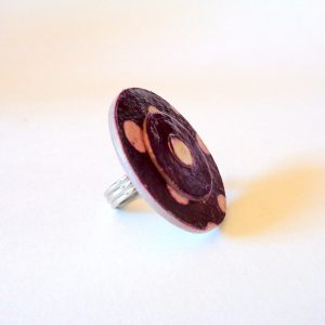 Grande bague ronde en carton - "Bordeaux à pois blancs" – Image 3