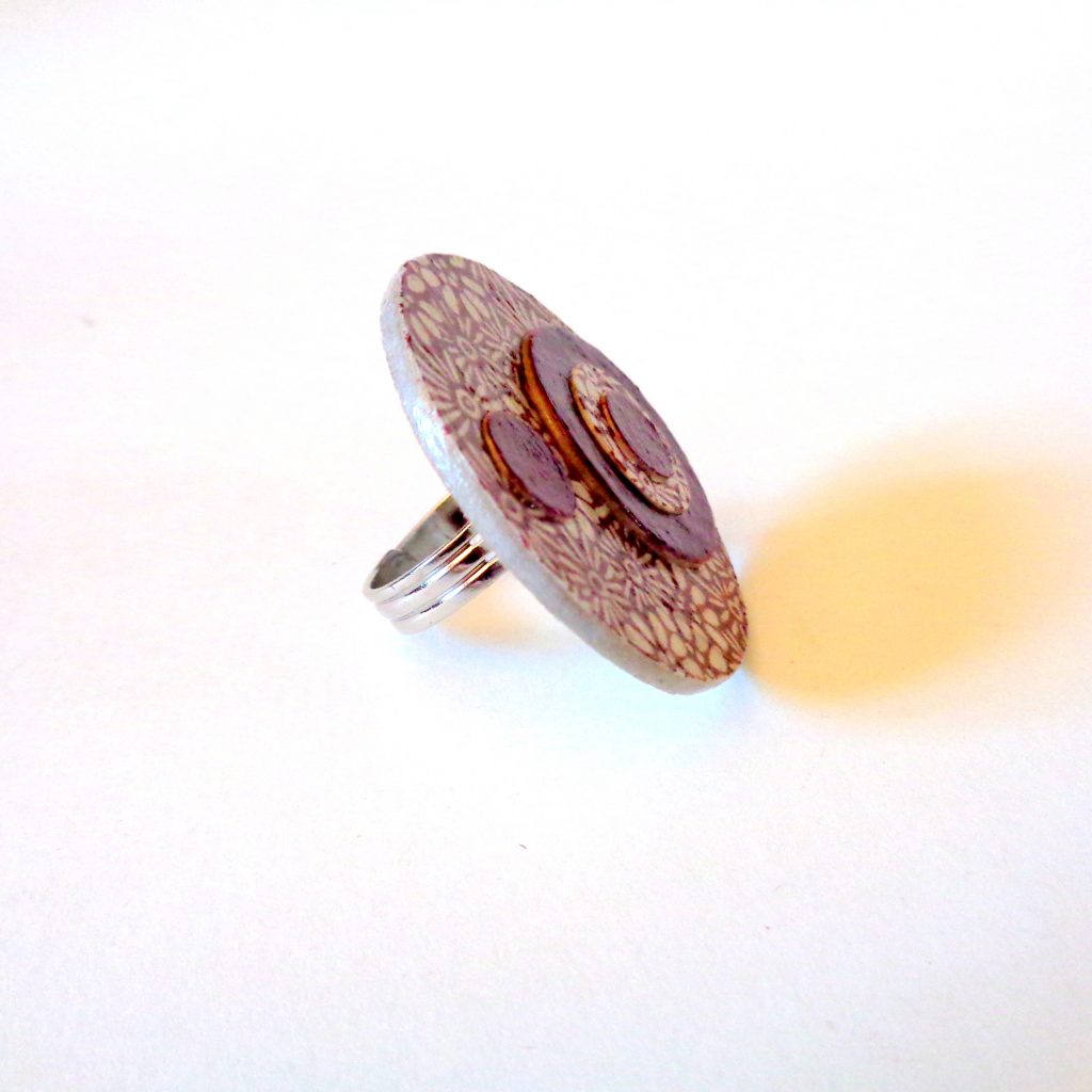 Grande bague ronde en carton - "Bordeaux à fleurs/Bordeaux"
