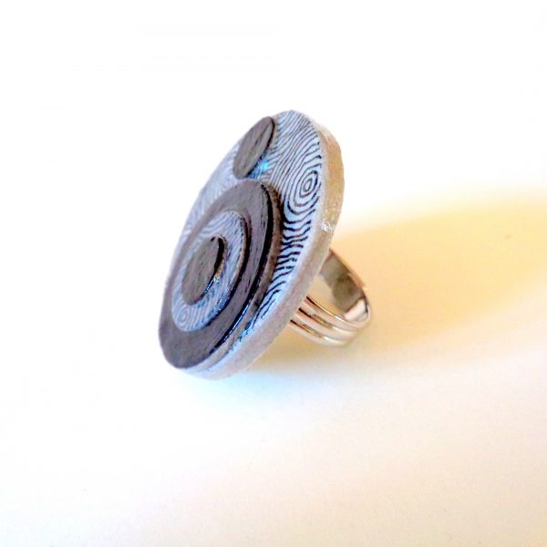 Grande bague ronde en carton - "Gris à cercles et Noir"